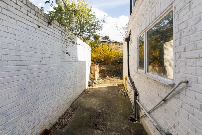 Images for Ground Floor Flat, 212 New North Road, N1 7BJ