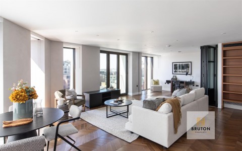 View Full Details for The Hexagon, Covent Garden WC2B